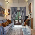 Ostra Menalon Luxury Kardharás