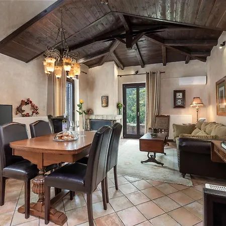 Guest house Ostra Menalon Luxury