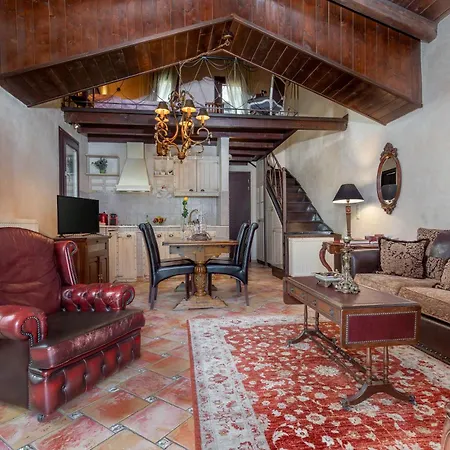 Ostra Menalon Luxury Πανσιόν 3*