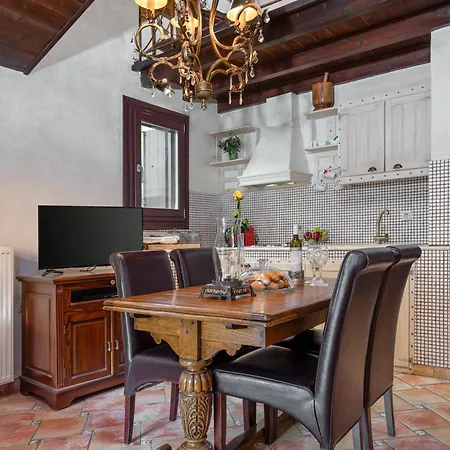 Ostra Menalon Luxury Guest house 3*