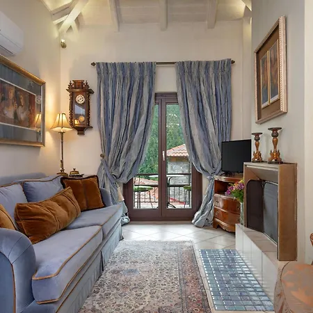 Ostra Menalon Luxury Kardharás