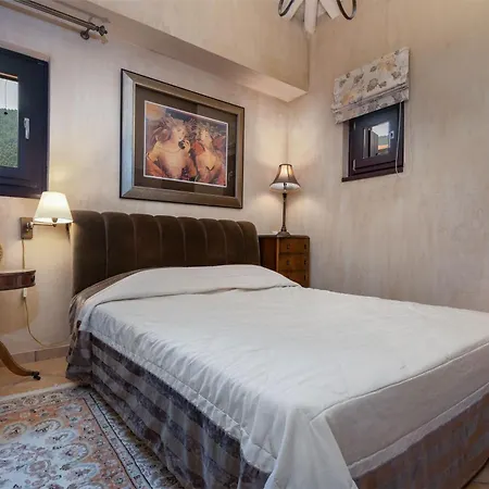 Πανσιόν Ostra Menalon Luxury