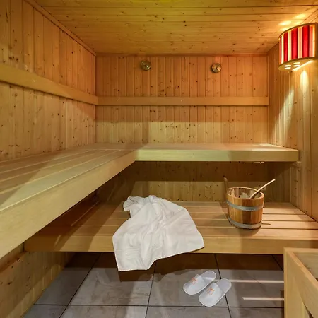 Ostra Menalon Luxury Kardharás