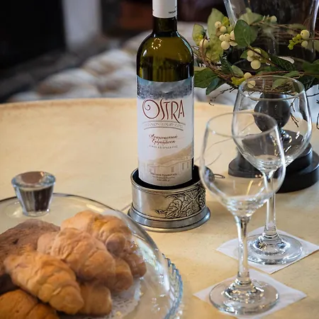 Ostra Menalon Luxury
