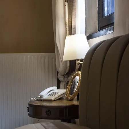 Ostra Menalon Luxury