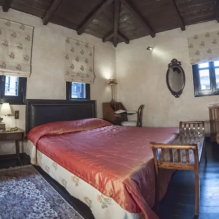 Ostra Menalon Luxury Πανσιόν