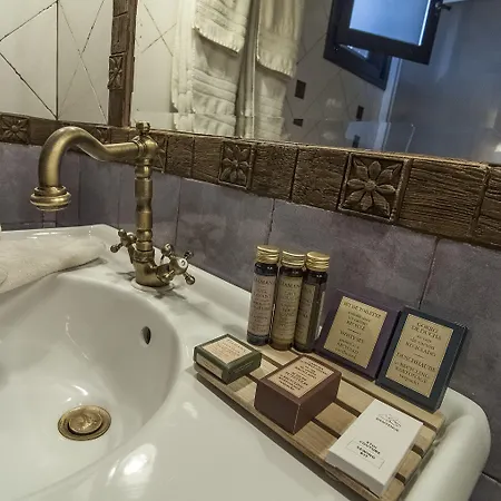 Ostra Menalon Luxury 4* Kardharás