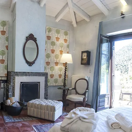 Ostra Menalon Luxury Kardharás