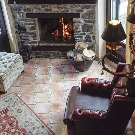 Πανσιόν Ostra Menalon Luxury 4*