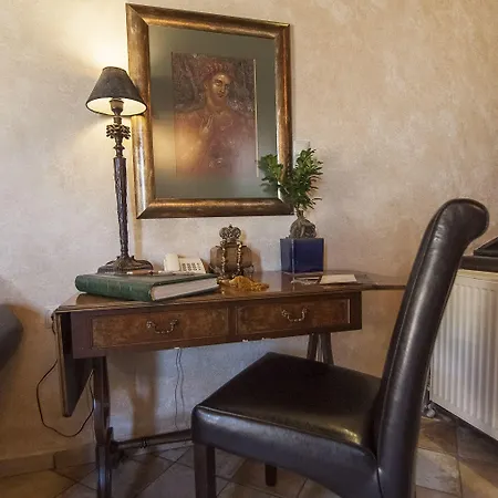 Πανσιόν Ostra Menalon Luxury