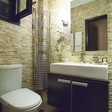 בית הארחה Ostra Menalon Luxury 4*