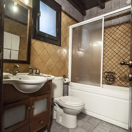 Ostra Menalon Luxury 4* Kardharás