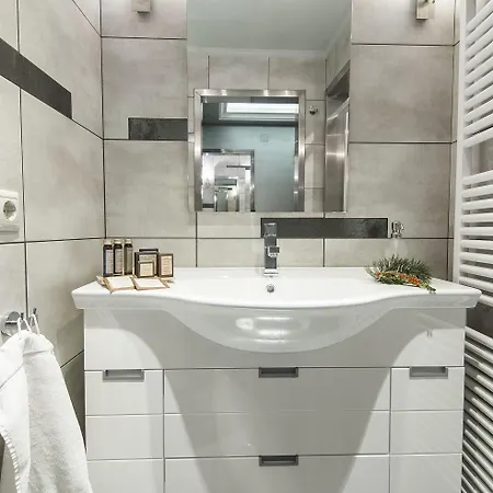 Ostra Menalon Luxury Καρδαράς