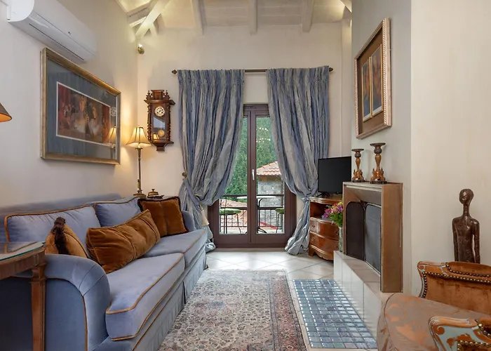 Ostra Menalon Luxury Καρδαράς