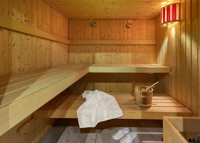 Ostra Menalon Luxury Kardharás